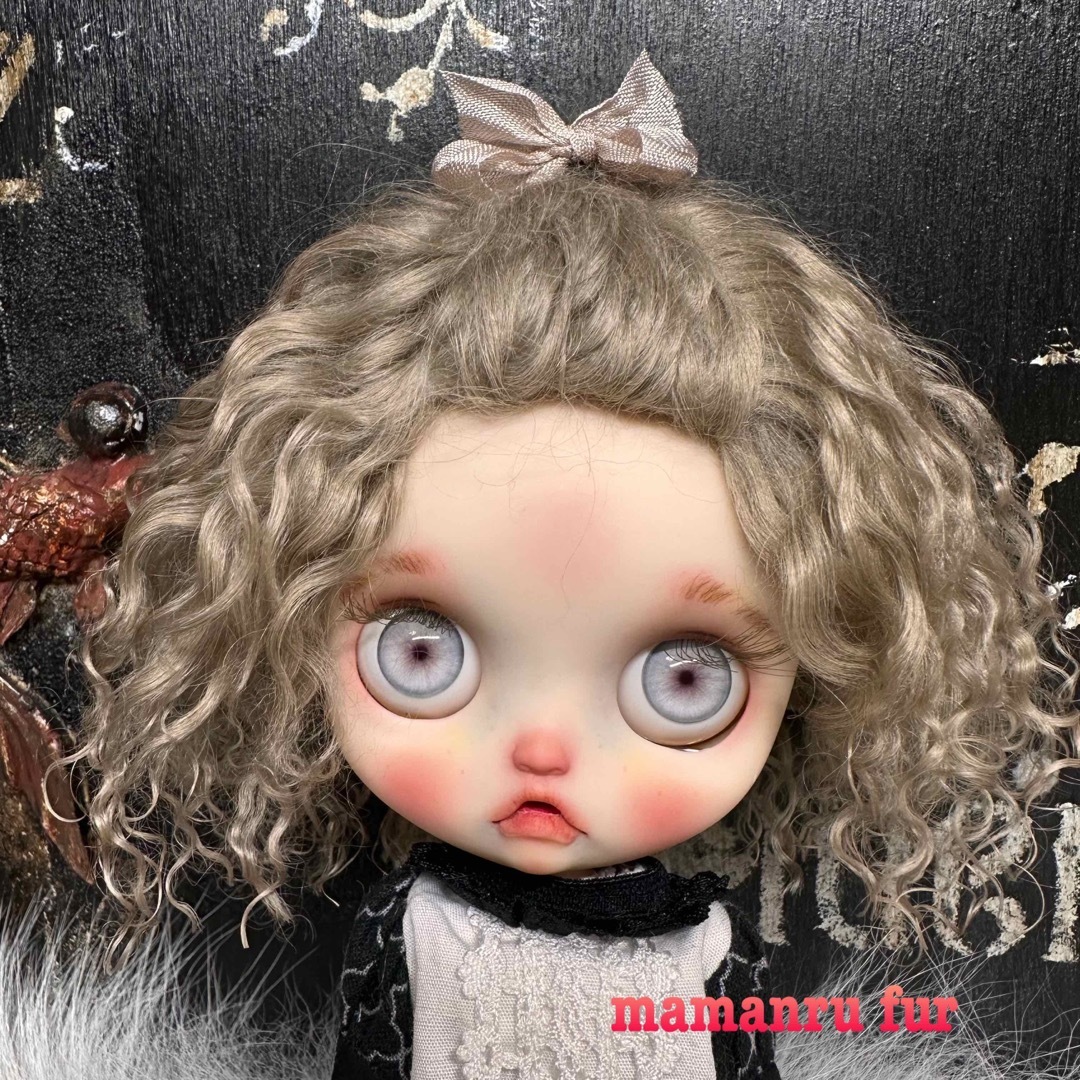 blythe _wm-106シャイニーベージュ✨ミディサイズチベットラムウィッグ