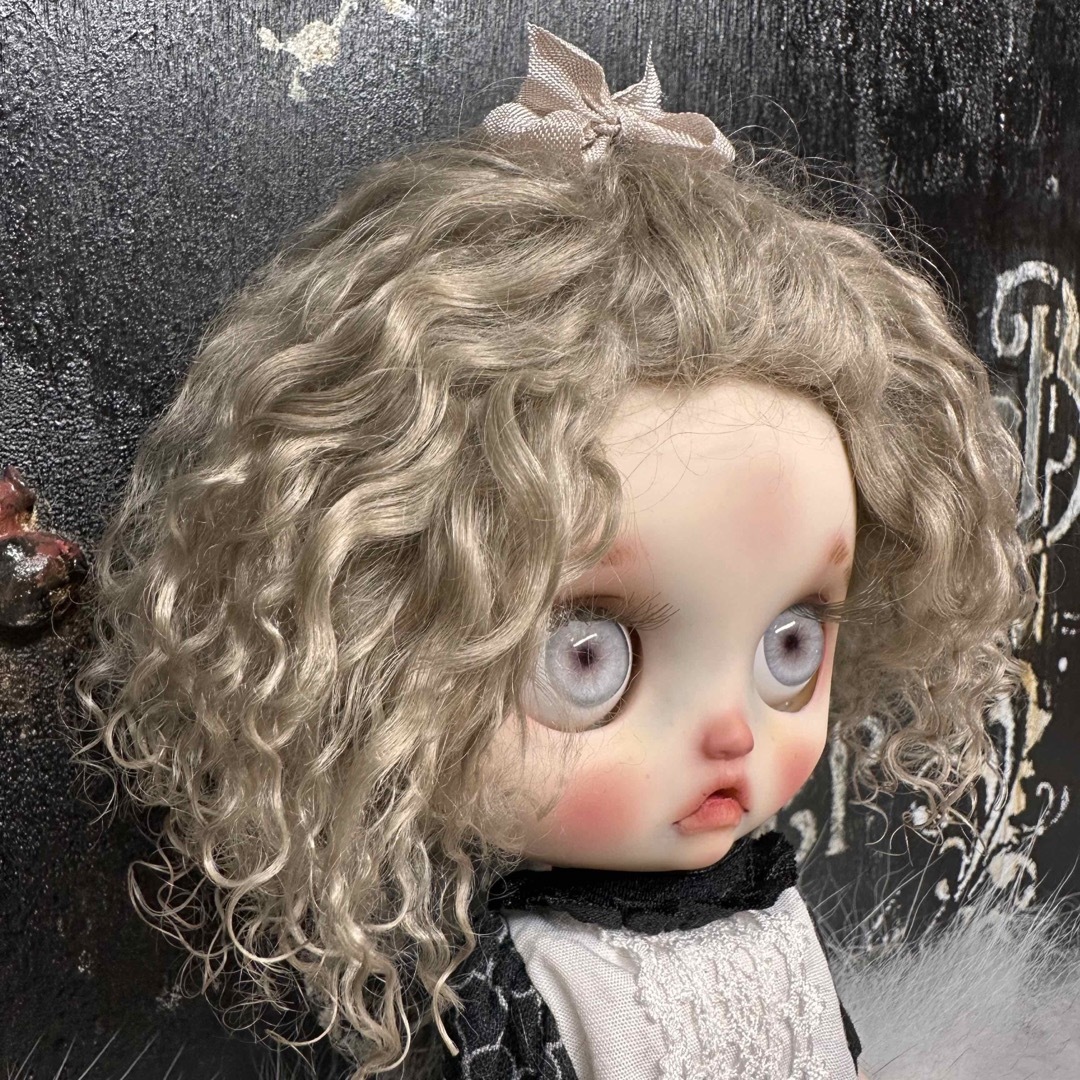 blythe _wm-106シャイニーベージュ✨ミディサイズチベットラムウィッグ