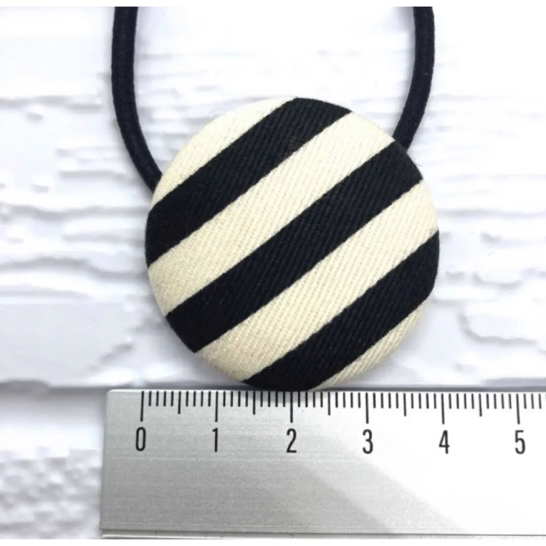 615】ハンドメイド 38mm くるみボタン ヘアゴムの通販 by るなかな's