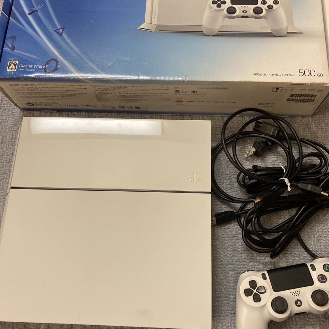 PlayStation4(プレイステーション4)のPlayStation®4 グレイシャー・ホワイト CUH-1100AB01  エンタメ/ホビーのゲームソフト/ゲーム機本体(家庭用ゲーム機本体)の商品写真