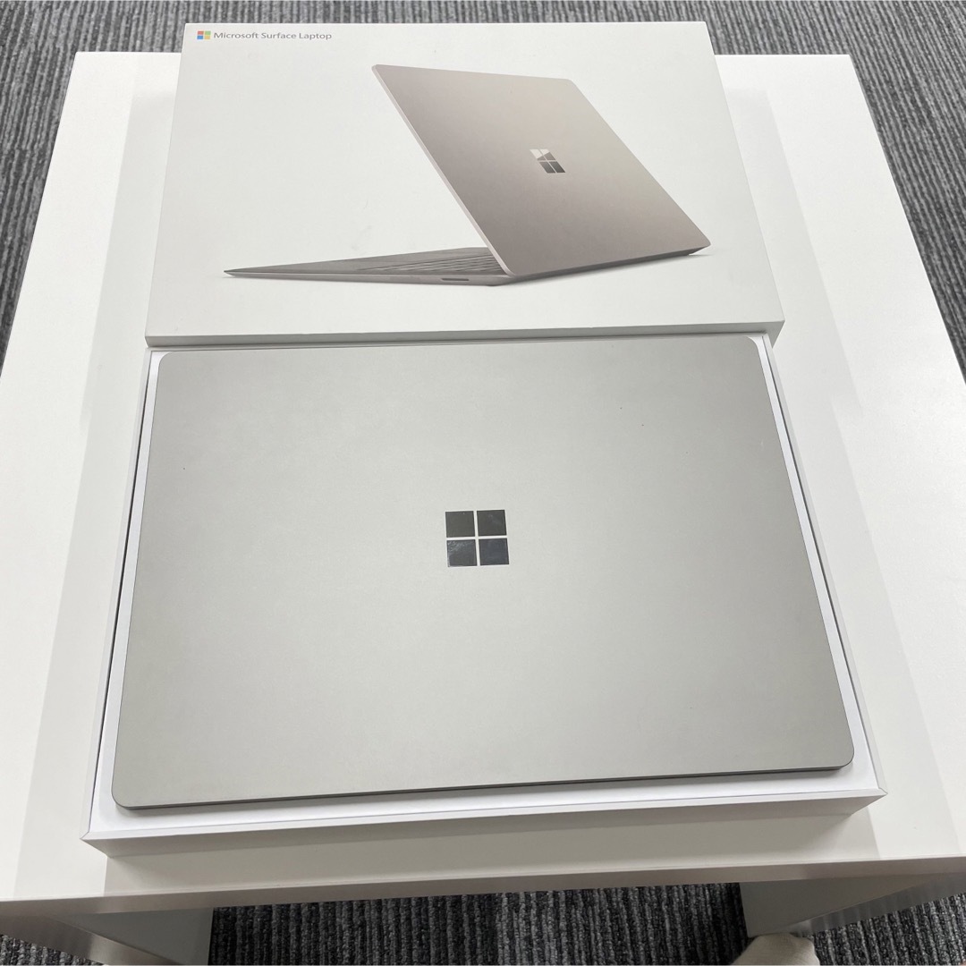 ノートパソコン　Microsoft surface laptop 第1世代　美品