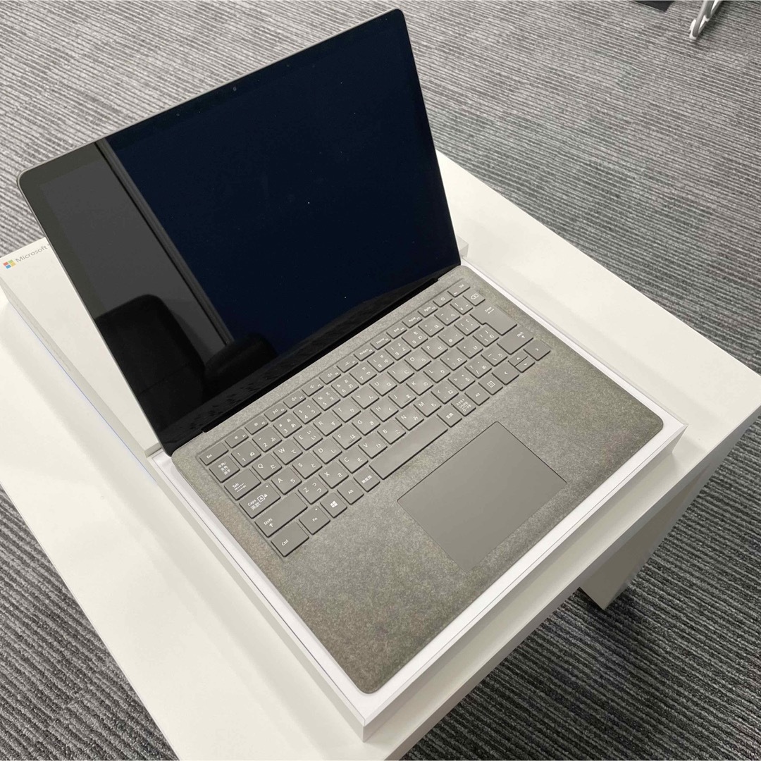 ノートパソコン　Microsoft surface laptop 第1世代　美品