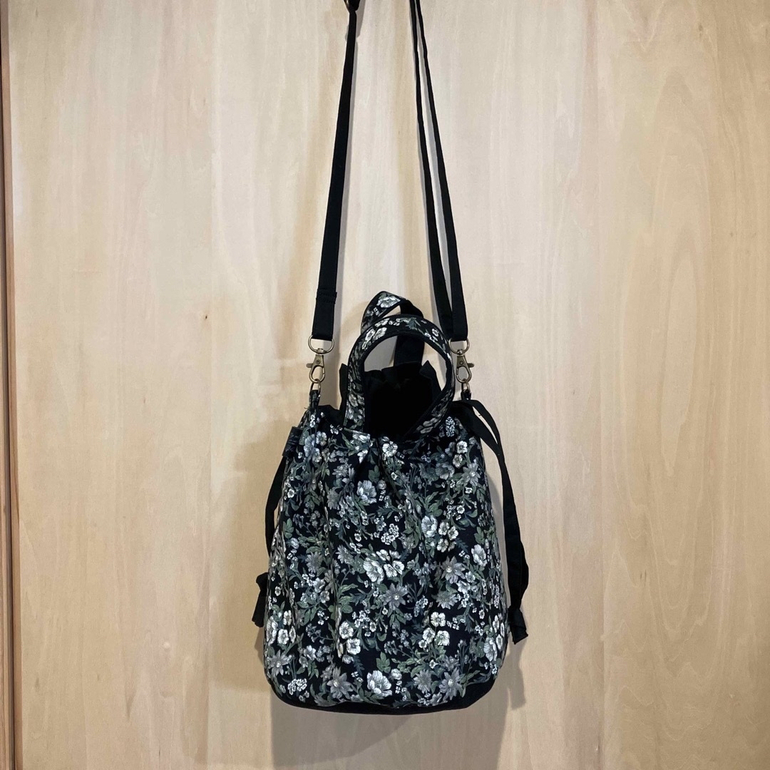 tomoko様専用　楕円底帆布　ショルダー巾着　Sサイズ　フラワー  no.1 レディースのバッグ(トートバッグ)の商品写真