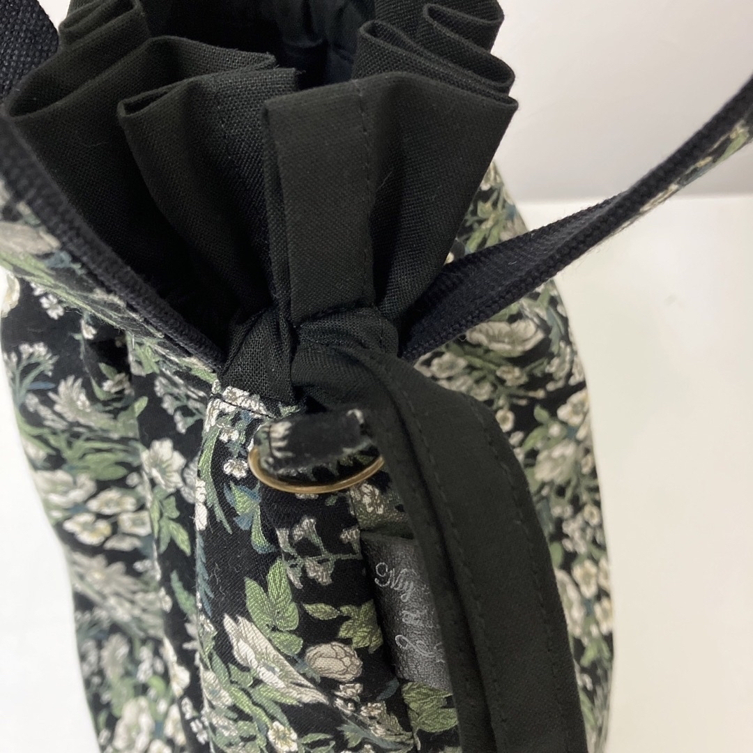tomoko様専用　楕円底帆布　ショルダー巾着　Sサイズ　フラワー  no.1 レディースのバッグ(トートバッグ)の商品写真