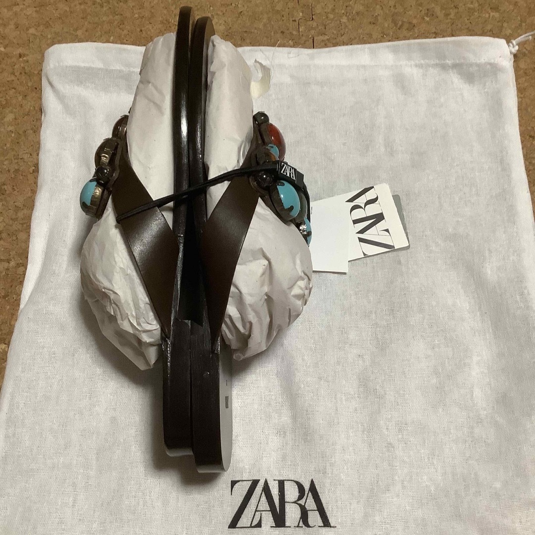 ZARA ビーズ付きスライドサンダル