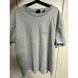 フィアオブゴッド(FEAR OF GOD)のエッセンシャルズ　Tシャツ　M グレー(Tシャツ/カットソー(半袖/袖なし))