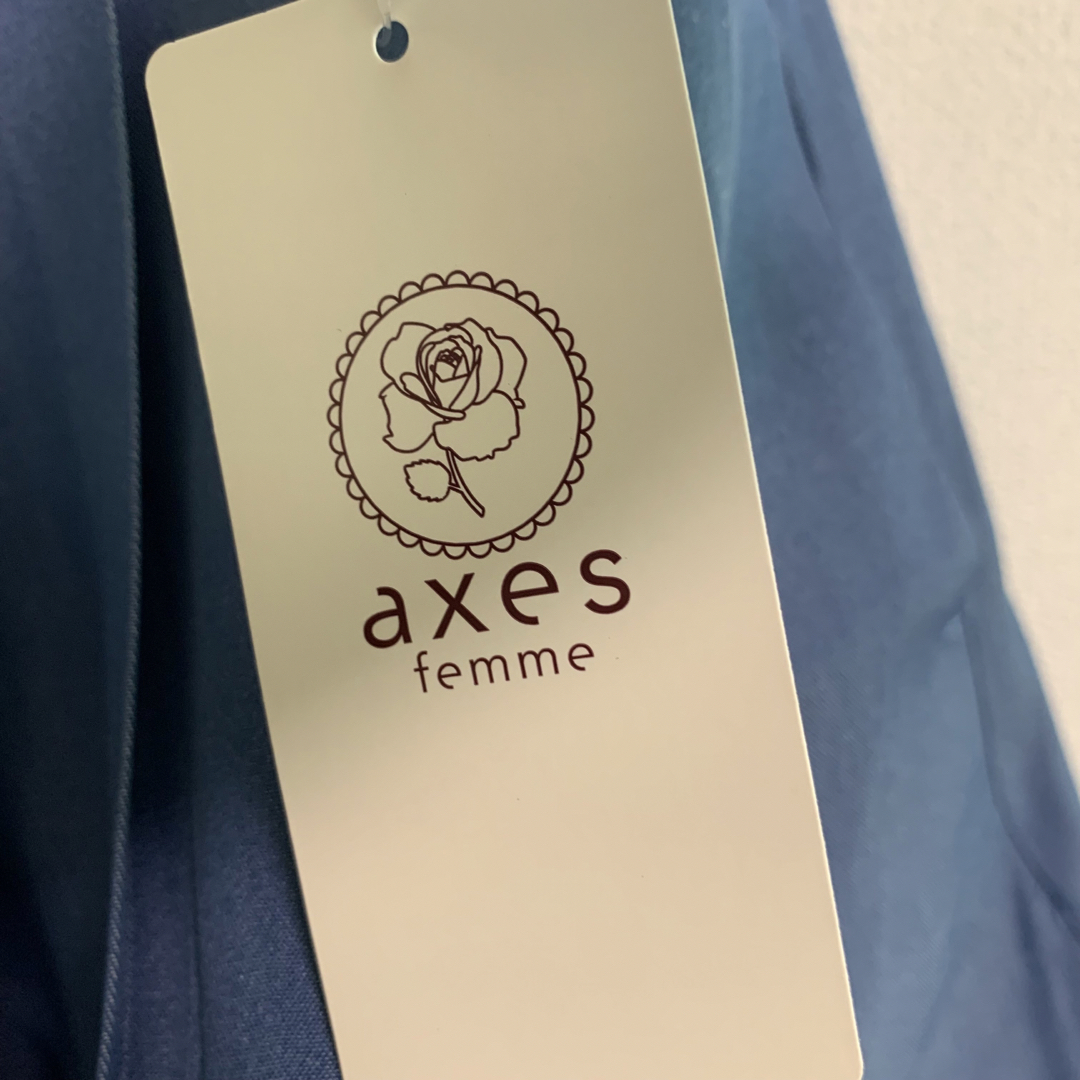 axes femme(アクシーズファム)の新品タグ付き　アクシーズファム　ボックスプリーツスカパン　青　ベルト付き レディースのパンツ(キュロット)の商品写真