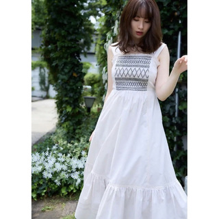Her lip to - Herlipto Back Ribbon Smocked Long Dressの通販 by a ...