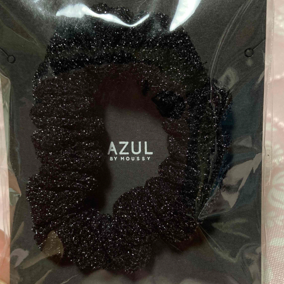 AZUL by moussy(アズールバイマウジー)のAZUL BY MOUSSY ブラックシュシュ レディースのヘアアクセサリー(ヘアゴム/シュシュ)の商品写真