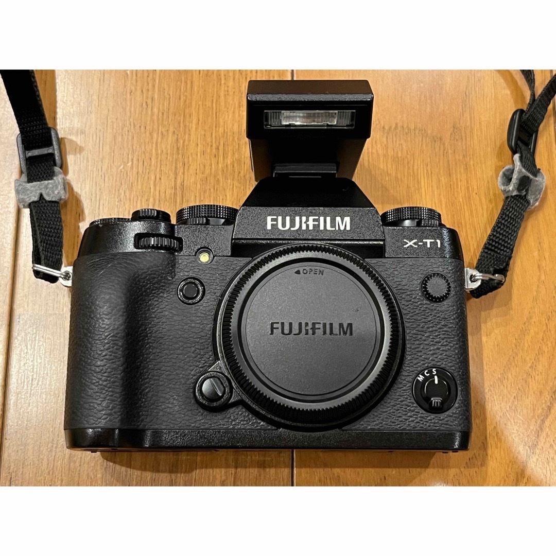 再入荷【即納】 FUJIFILM X-T1 ボディ -ミラーレス一眼