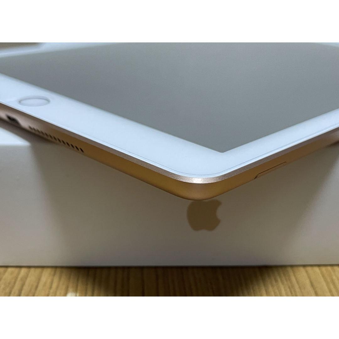 iPad(アイパッド)のiPad 第6世代 WiFi+Cel SIMフリー 128GB スマホ/家電/カメラのPC/タブレット(タブレット)の商品写真