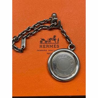 エルメス(Hermes)の美品　エルメスのシルバー925製メダルキーホルダー(キーホルダー)