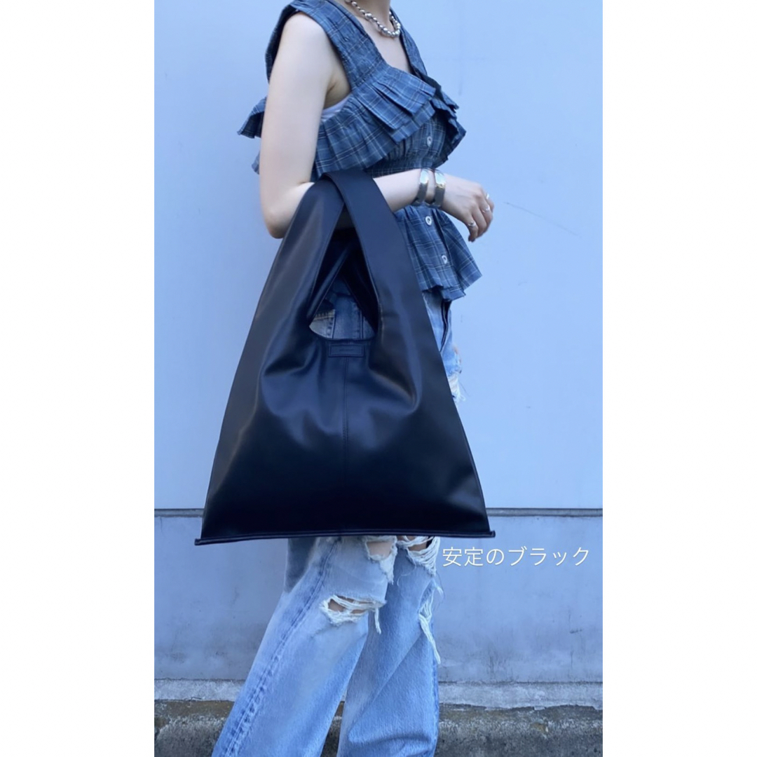 moussy(マウジー)のMOUSSY最新ノベルティ♡FAUX LEATHER BAG♡レザーバッグ♡黒 エンタメ/ホビーのコレクション(ノベルティグッズ)の商品写真