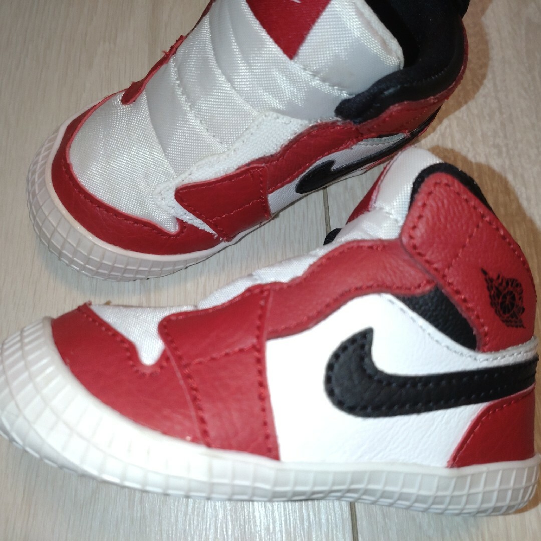 Jordan Brand（NIKE）(ジョーダン)のNIKE Jordan 1 　ナイキ　ベイビー　ジョーダン　ワン　シカゴ キッズ/ベビー/マタニティのキッズ靴/シューズ(15cm~)(スニーカー)の商品写真