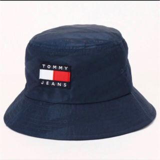 トミージーンズ(TOMMY JEANS)のトミージーンズ　フラッグロゴバケットハット(ハット)