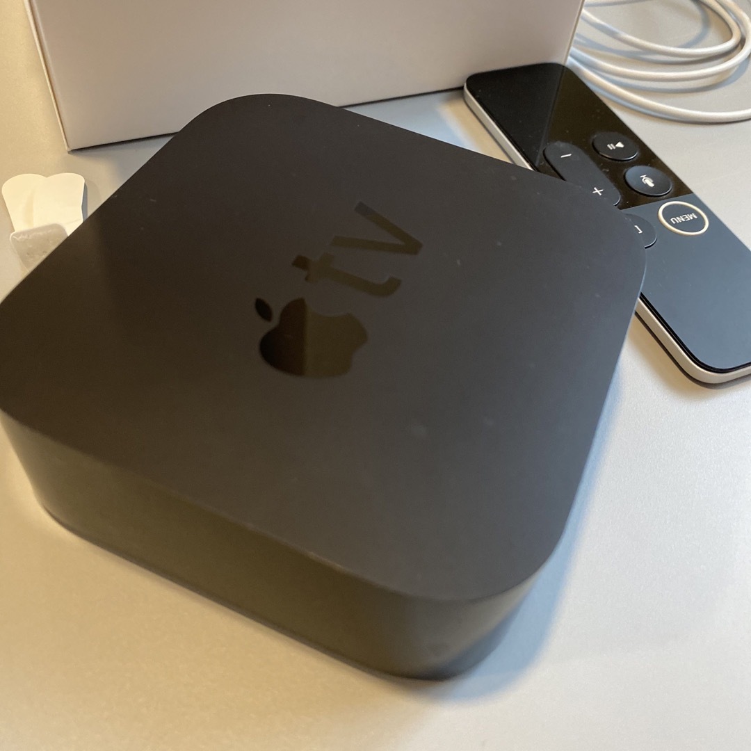 Apple(アップル)のApple TV 4K（第1世代） 64GB　ワイヤレスディスプレイアダプタ スマホ/家電/カメラのテレビ/映像機器(その他)の商品写真