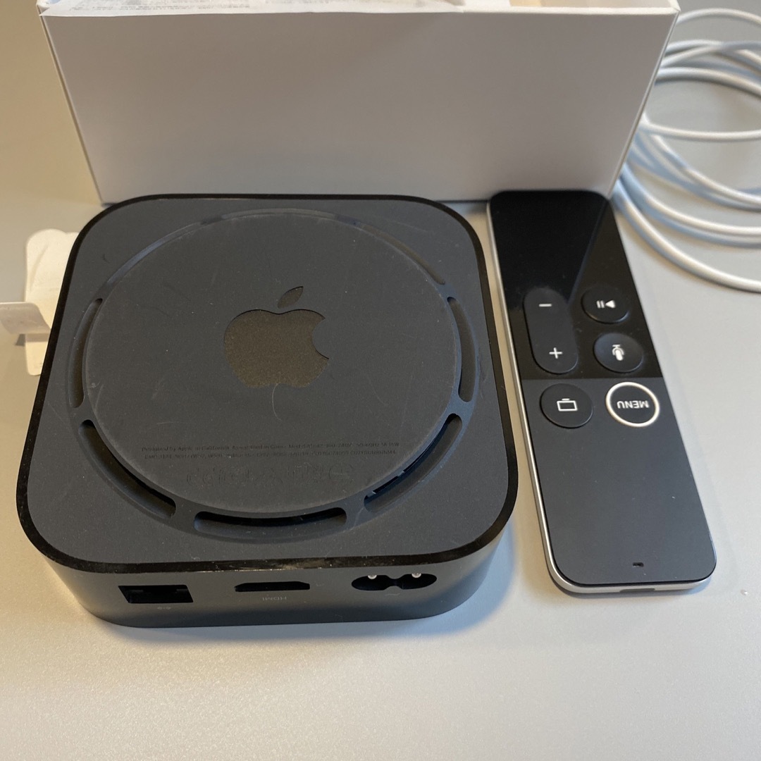 Apple(アップル)のApple TV 4K（第1世代） 64GB　ワイヤレスディスプレイアダプタ スマホ/家電/カメラのテレビ/映像機器(その他)の商品写真