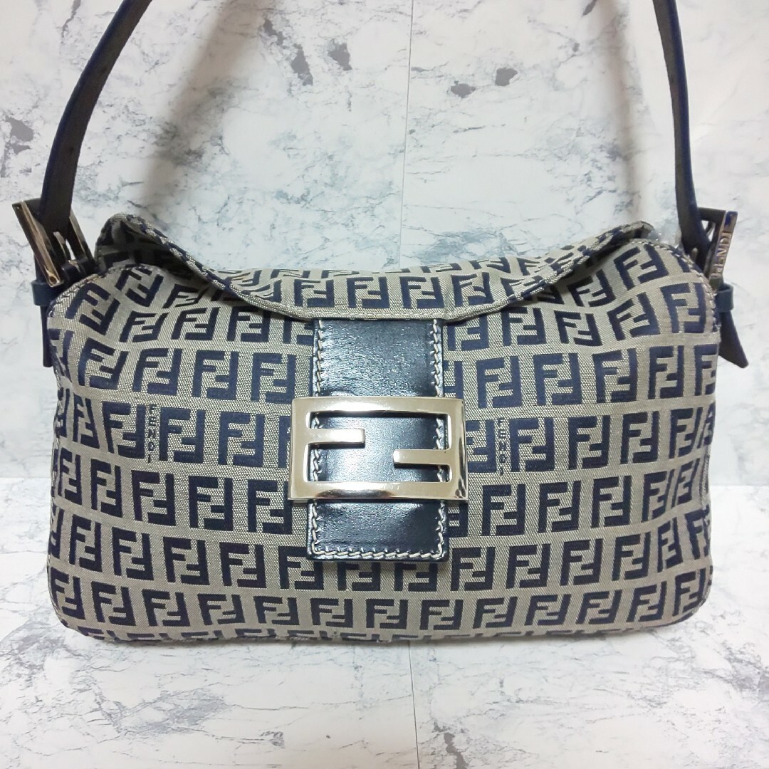 極美品/希少 FENDI マンマバケット ワンショルダーバッグ ズッカ