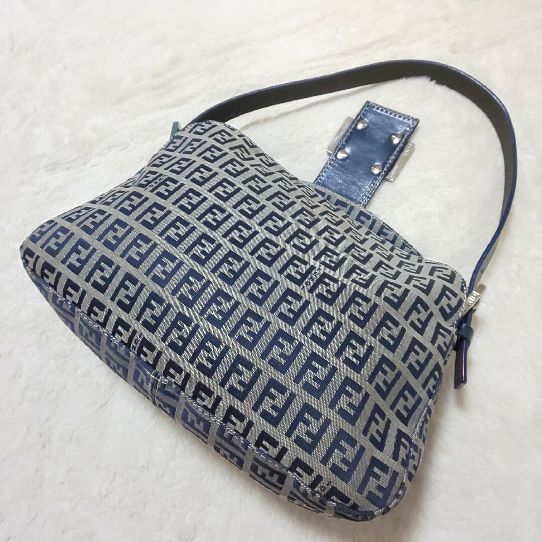 極美品/希少 FENDI マンマバケット ワンショルダーバッグ ズッカ