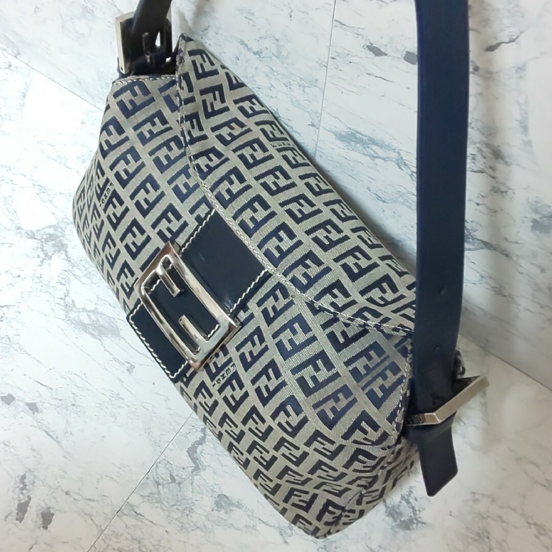 極美品/希少 FENDI マンマバケット ワンショルダーバッグ ズッカ