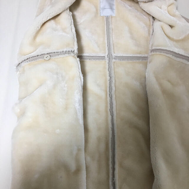 MERCURYDUO(マーキュリーデュオ)のフード付きフェイクムートンコート レディースのジャケット/アウター(ムートンコート)の商品写真