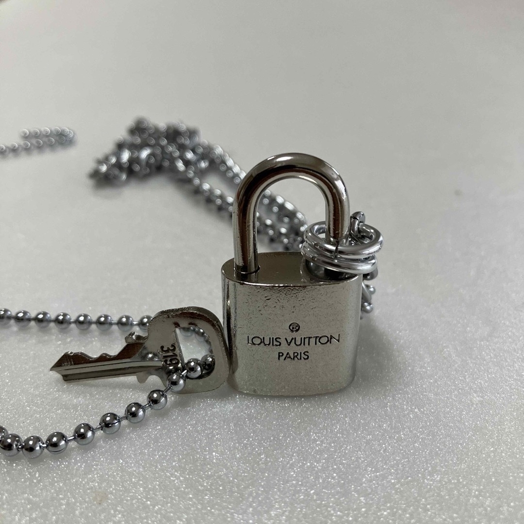 【NO.422/鍵有】LOUIS VUITTON  Padlock　シルバー