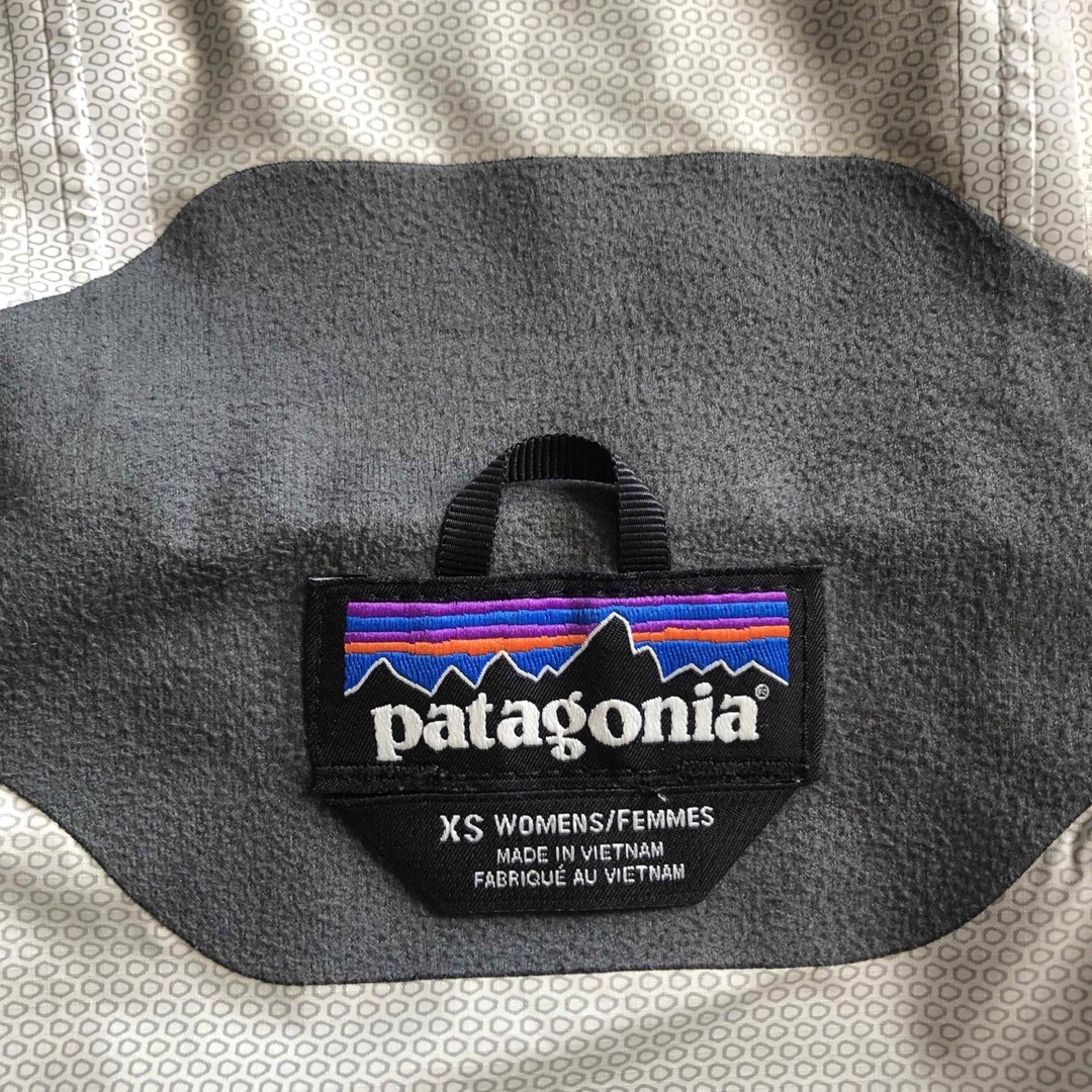 patagonia(パタゴニア)のPatagonia women’s トレントシェルジャケット XS 黒 レディースのジャケット/アウター(ナイロンジャケット)の商品写真