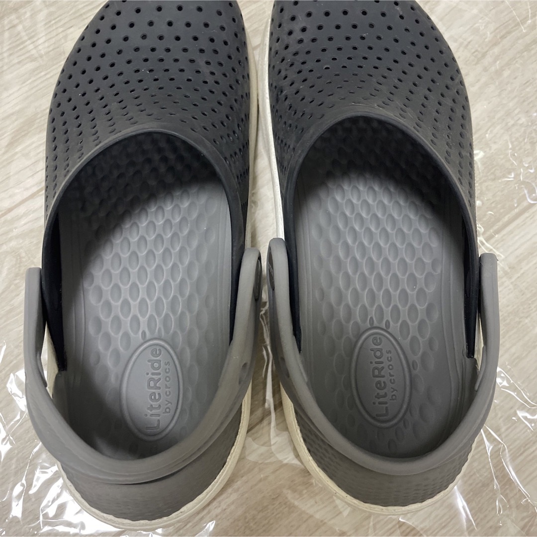 crocs(クロックス)のクロックス キッズ/ベビー/マタニティのキッズ靴/シューズ(15cm~)(サンダル)の商品写真