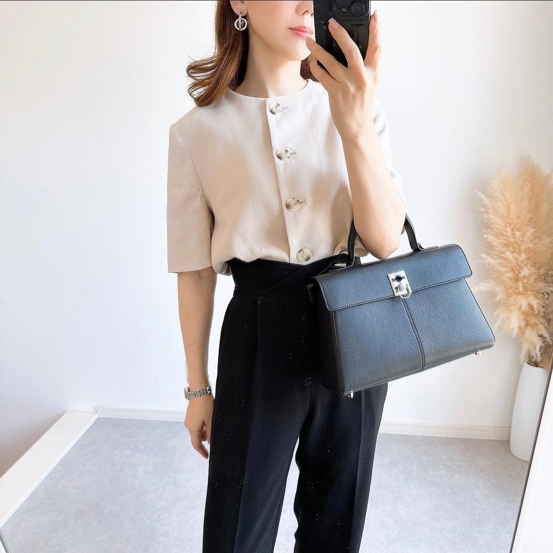 ♡さっさ♤アパレル一覧꧁ ZARA ꧂ラウンドカラー　ショートコート  ネイビー　金ボタン プルゾン