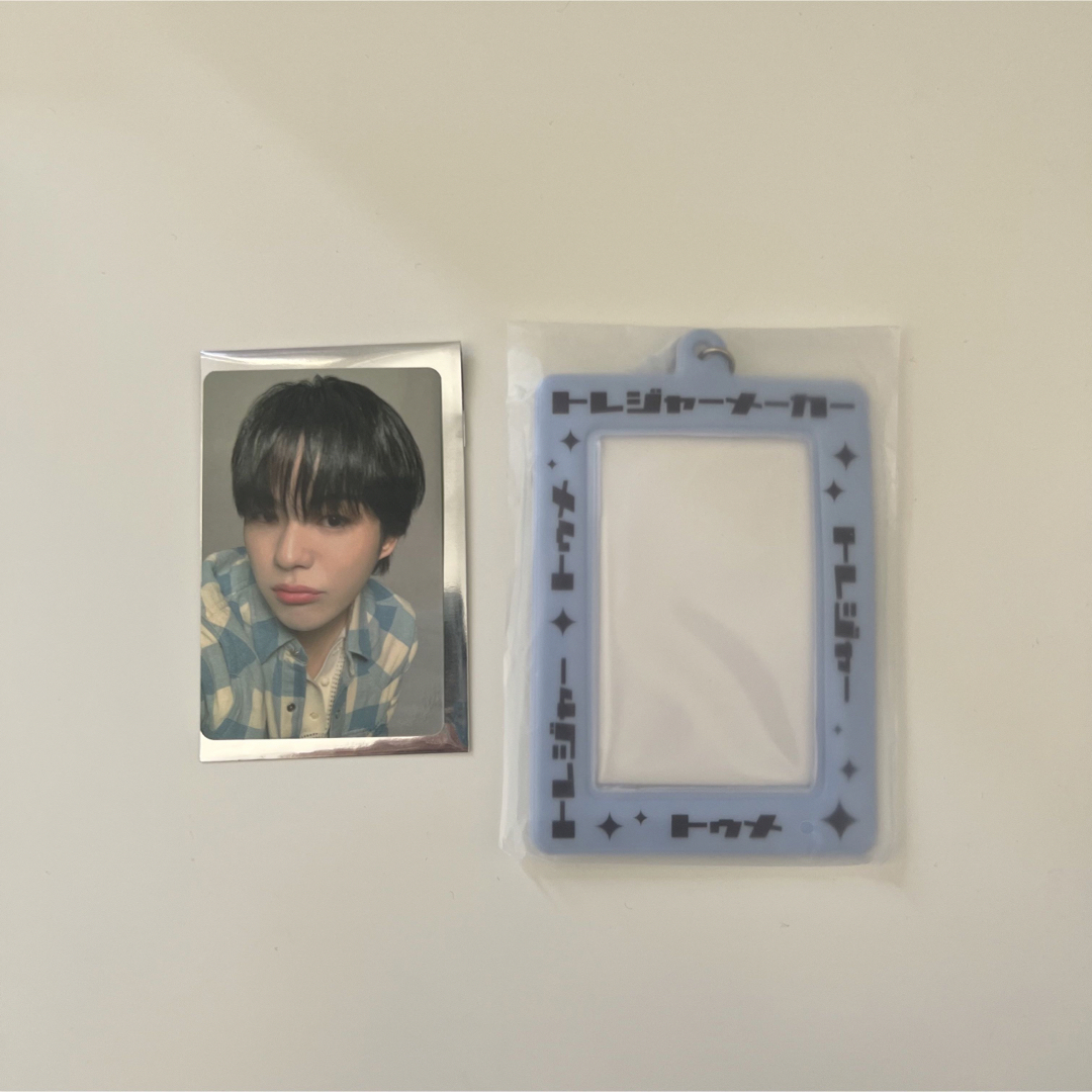 TREASURE(トレジャー)のtreasure フォトカードキーホルダー ジェヒョク エンタメ/ホビーのCD(K-POP/アジア)の商品写真