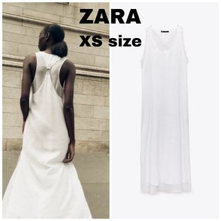 ザラ(ZARA)のZARA　バックルディテール ミディワンピース　XSサイズ　ホワイト(ロングワンピース/マキシワンピース)