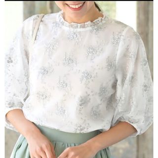 美品　チュール刺繍　６分袖ブラウス　M 白　シルバー(シャツ/ブラウス(長袖/七分))