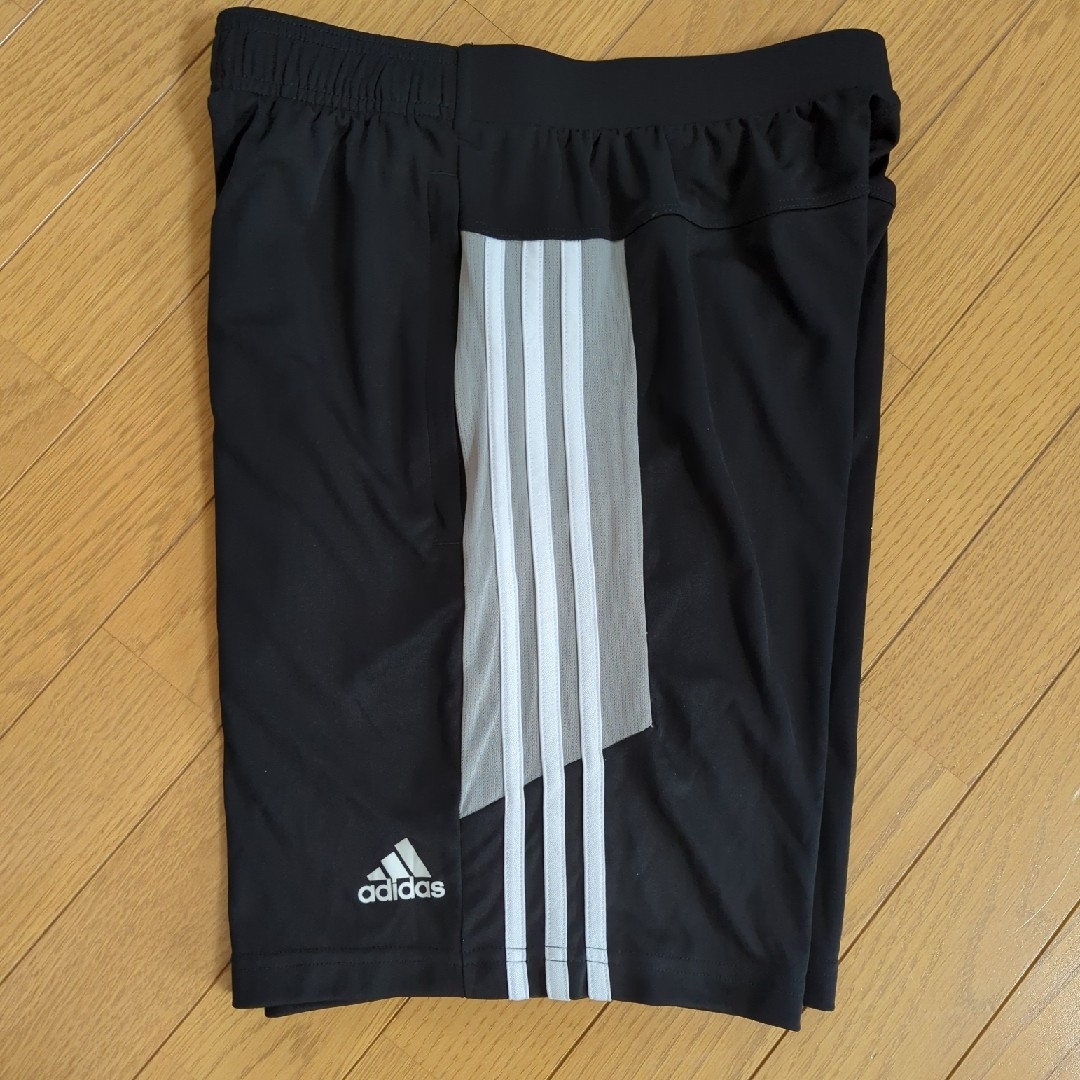 adidas(アディダス)の【新品】アディダス　ショートパンツ　スポーツウェアМ メンズのパンツ(ショートパンツ)の商品写真