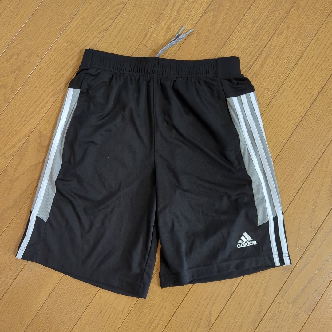 adidas(アディダス)の【新品】アディダス　ショートパンツ　スポーツウェアМ メンズのパンツ(ショートパンツ)の商品写真