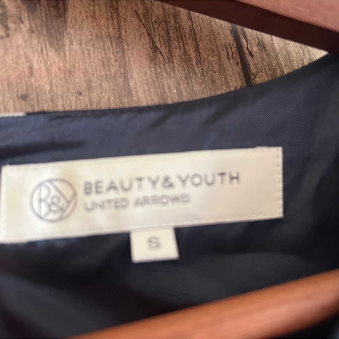 BEAUTY&YOUTH UNITED ARROWS(ビューティアンドユースユナイテッドアローズ)の美品　日本製　ユナイテッドアローズ　花柄　七分袖　ワンピース　ネイビー　S   レディースのワンピース(ひざ丈ワンピース)の商品写真