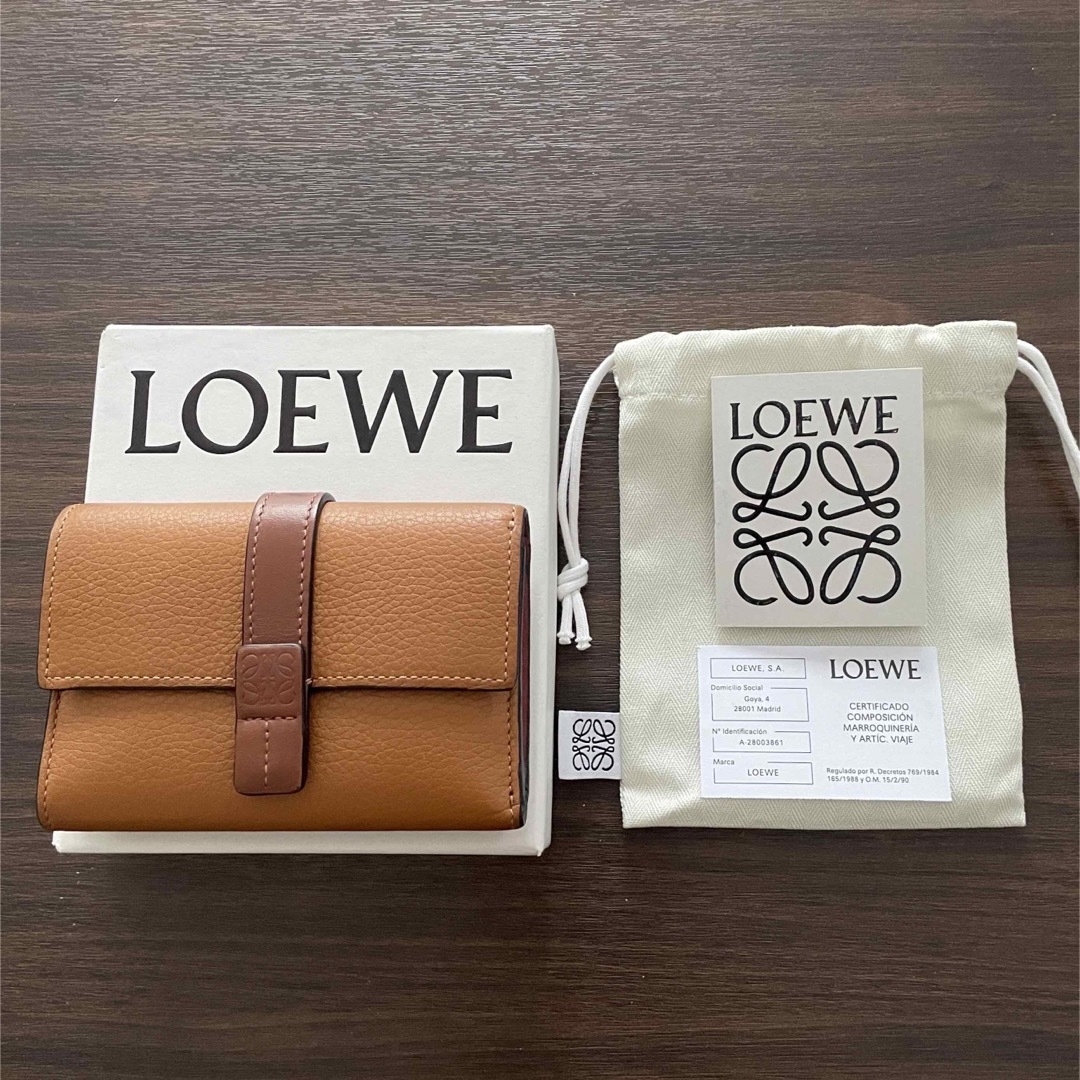 LOEWE 三つ折り財布 レディースのファッション小物(財布)の商品写真