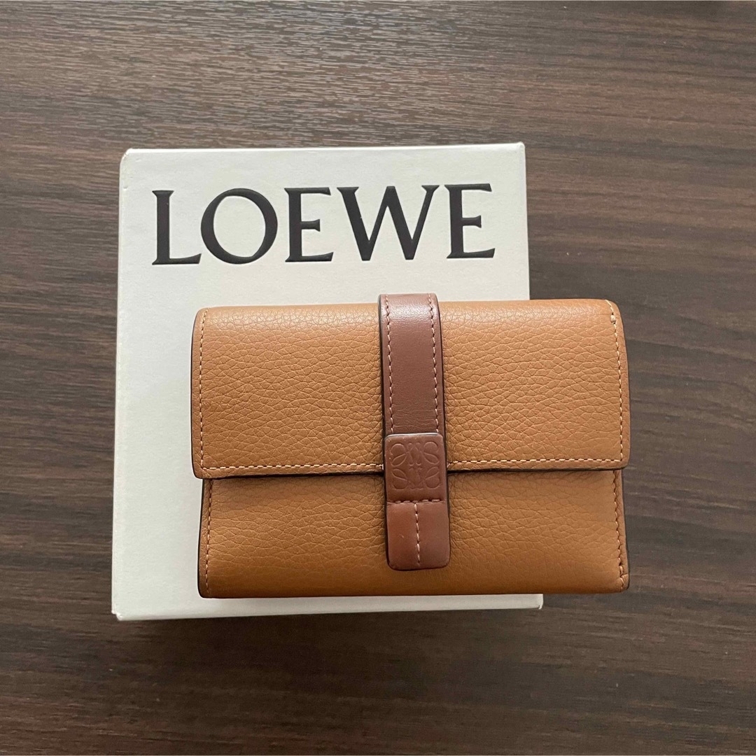 LOEWE 三つ折り財布 レディースのファッション小物(財布)の商品写真