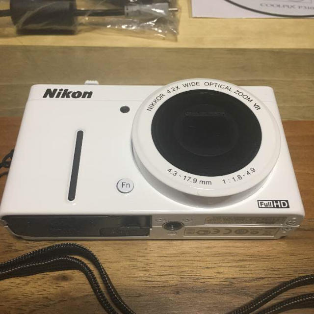 Nikon(ニコン)のNIKON COOLPIX P310ホワイト スマホ/家電/カメラのカメラ(コンパクトデジタルカメラ)の商品写真