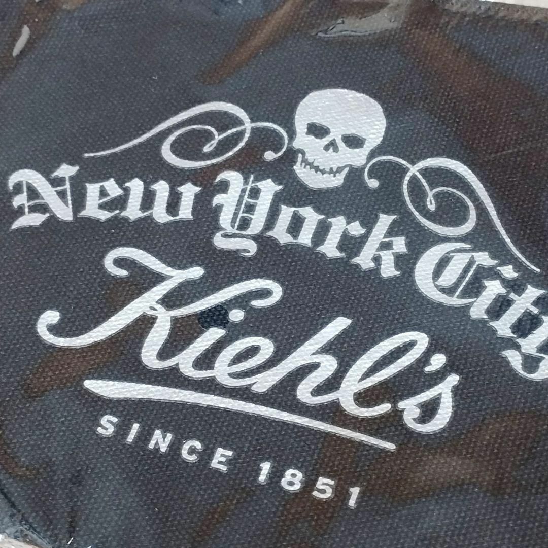 Kiehl's(キールズ)の【新品】KIEHL’S キールズ シルバー 化粧ポーチ 正規品 レディースのファッション小物(ポーチ)の商品写真