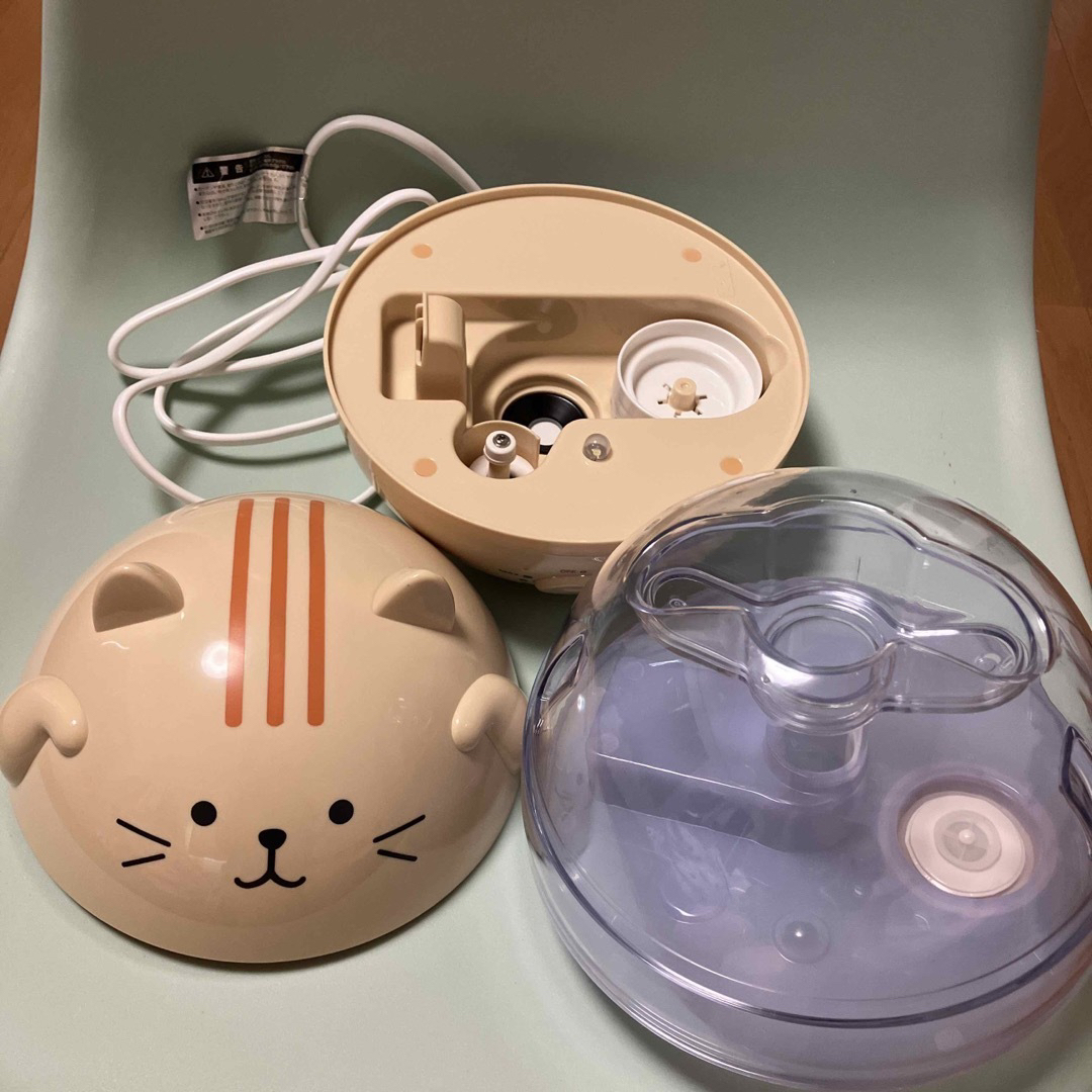 《新品同様》アロマ加湿器　猫 スマホ/家電/カメラの生活家電(加湿器/除湿機)の商品写真