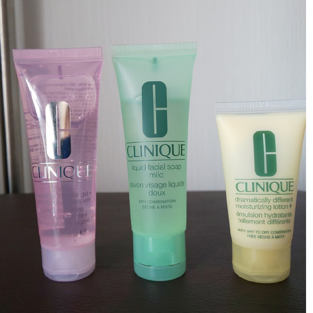 CLINIQUE(クリニーク)の【ほぼ未使用】CLINIQUE★トラベルセット★トライアルセット コスメ/美容のキット/セット(サンプル/トライアルキット)の商品写真