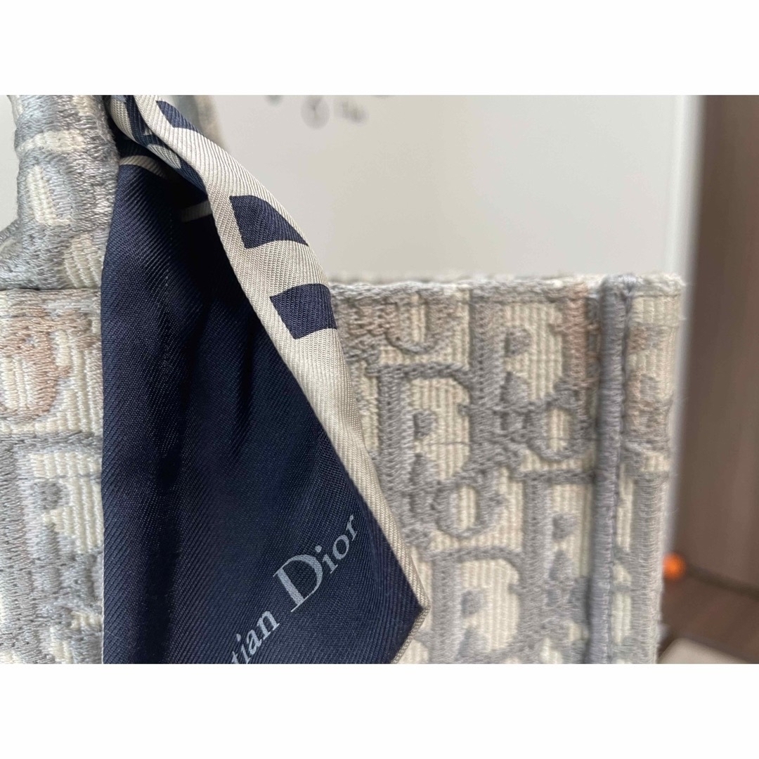 Christian Dior(クリスチャンディオール)のディオール ブックトート グレー レディースのバッグ(トートバッグ)の商品写真