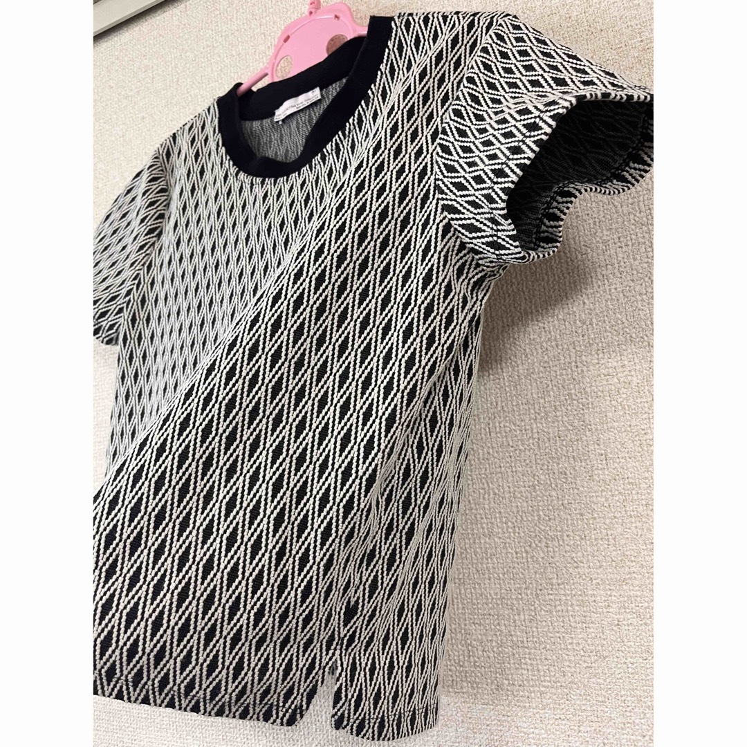 ZARA(ザラ)のZARA モノクロダイヤ柄Tシャツ ツートーン  Uネック ザラ レディースのトップス(Tシャツ(半袖/袖なし))の商品写真