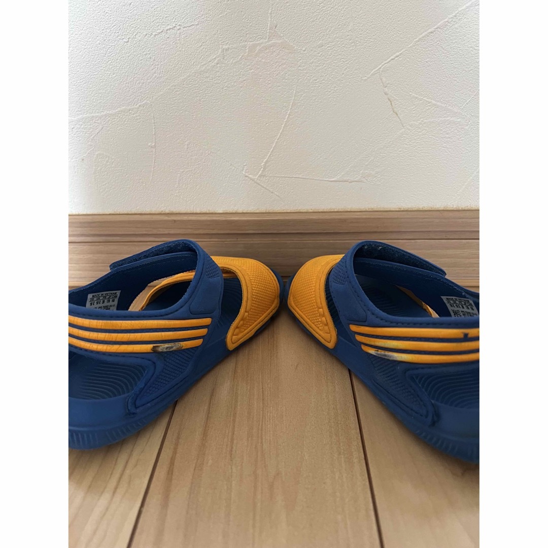 adidas(アディダス)のadidas サンダル キッズ/ベビー/マタニティのキッズ靴/シューズ(15cm~)(サンダル)の商品写真