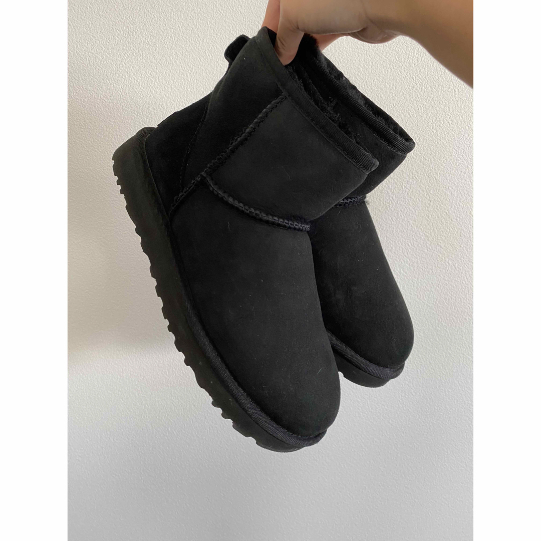 33611タ　UGG　ムートンブーツ 　 CLASSIC MINI 2