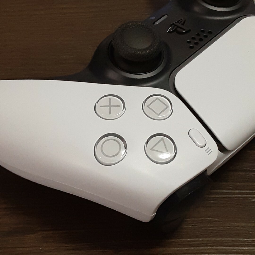 PlayStation(プレイステーション)のPS5 コントローラー　純正　デュアルセンス　DualSense エンタメ/ホビーのゲームソフト/ゲーム機本体(その他)の商品写真