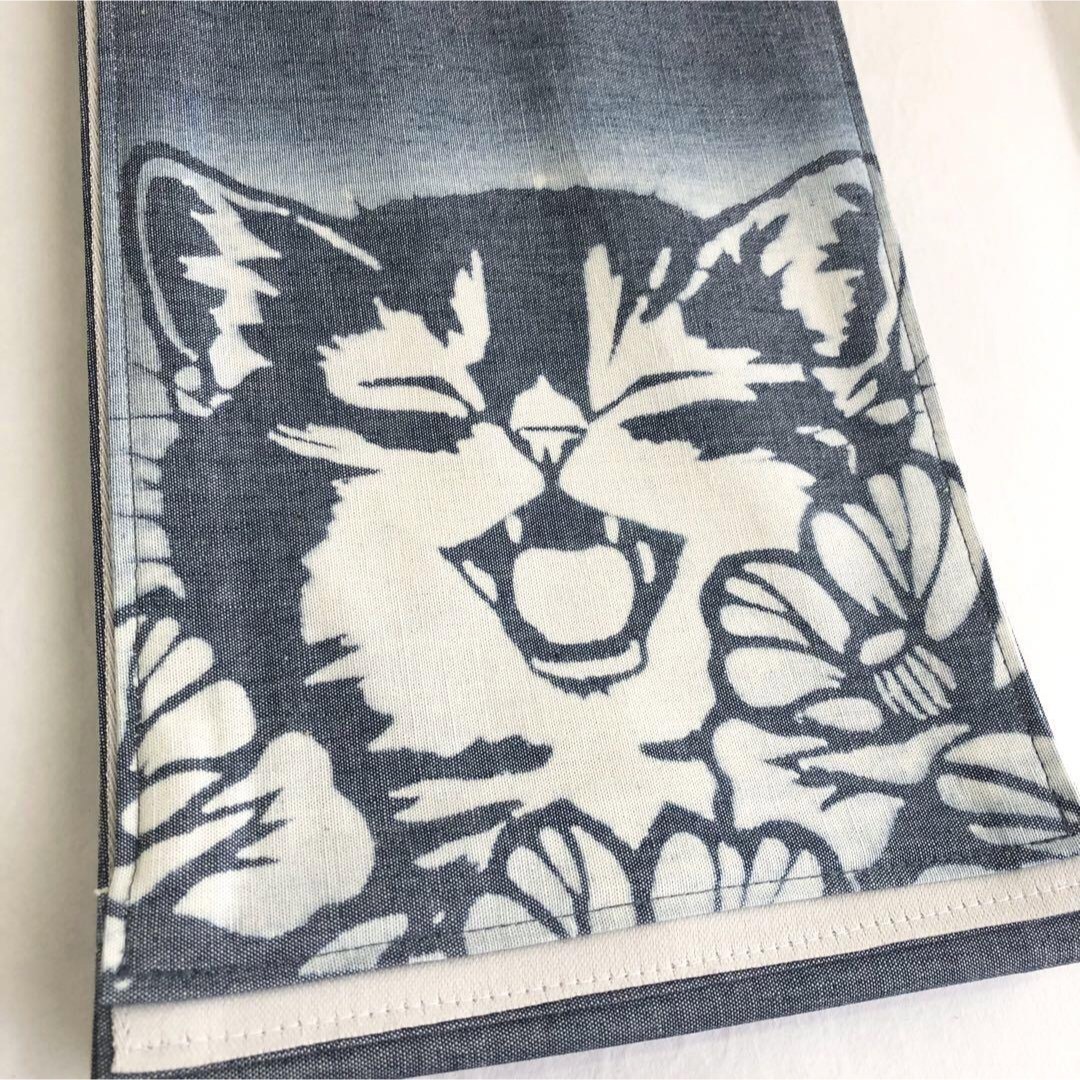 ハンドメイド　抜染　ムラ織デニム　リメイク　半幅帯［笑う猫］ レディースの水着/浴衣(帯)の商品写真