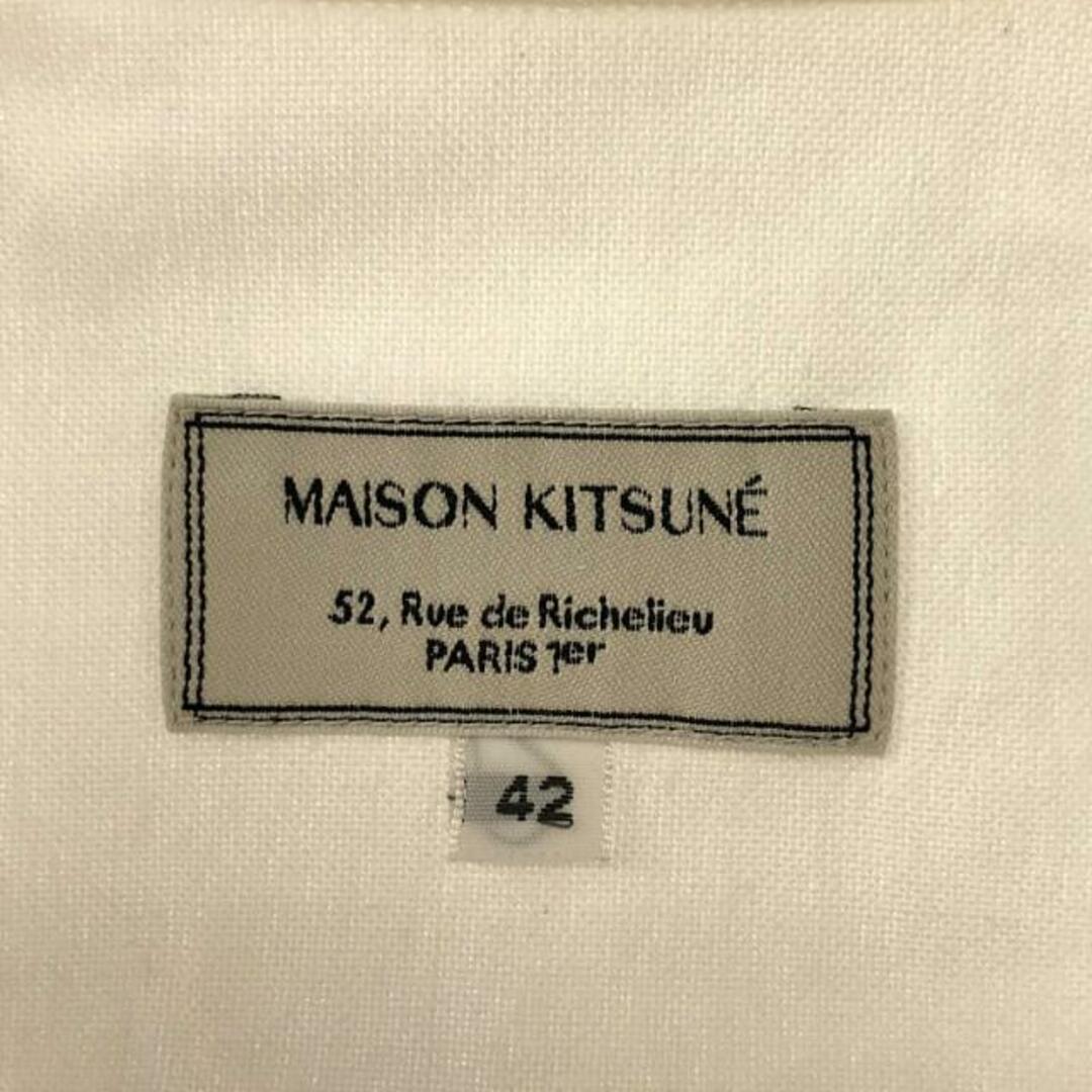 MAISON KITSUNE'(メゾンキツネ)のMAISON KITSUNE / メゾンキツネ | ワンポイント刺繍 コットン ボタンダウン シャツ | 42 | ホワイト | メンズ メンズのトップス(Tシャツ/カットソー(七分/長袖))の商品写真
