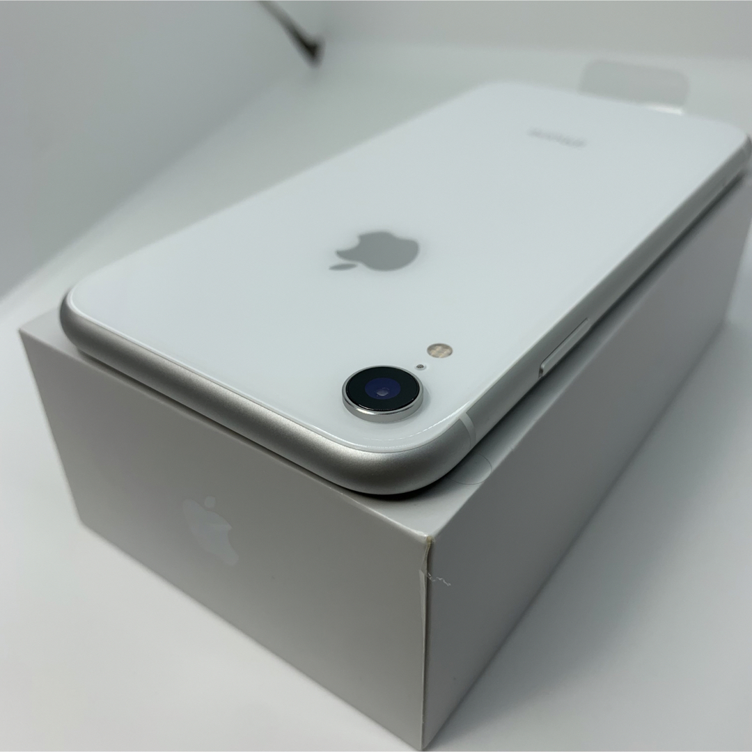 新品　iPhone XR 128 GB SIMフリー　ホワイト　本体 3