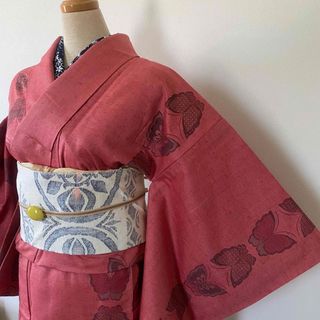 洗える着物　蝶単衣小紋紬お召し風　可愛い和洋服リメイク生地に(着物)